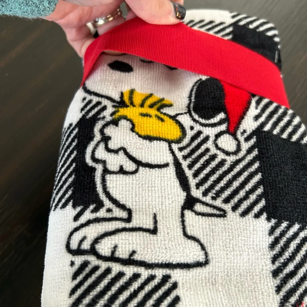 NWT Peanuts Santa Hat Snoopy 2 piece hand towel set Christmas Holiday Plaid